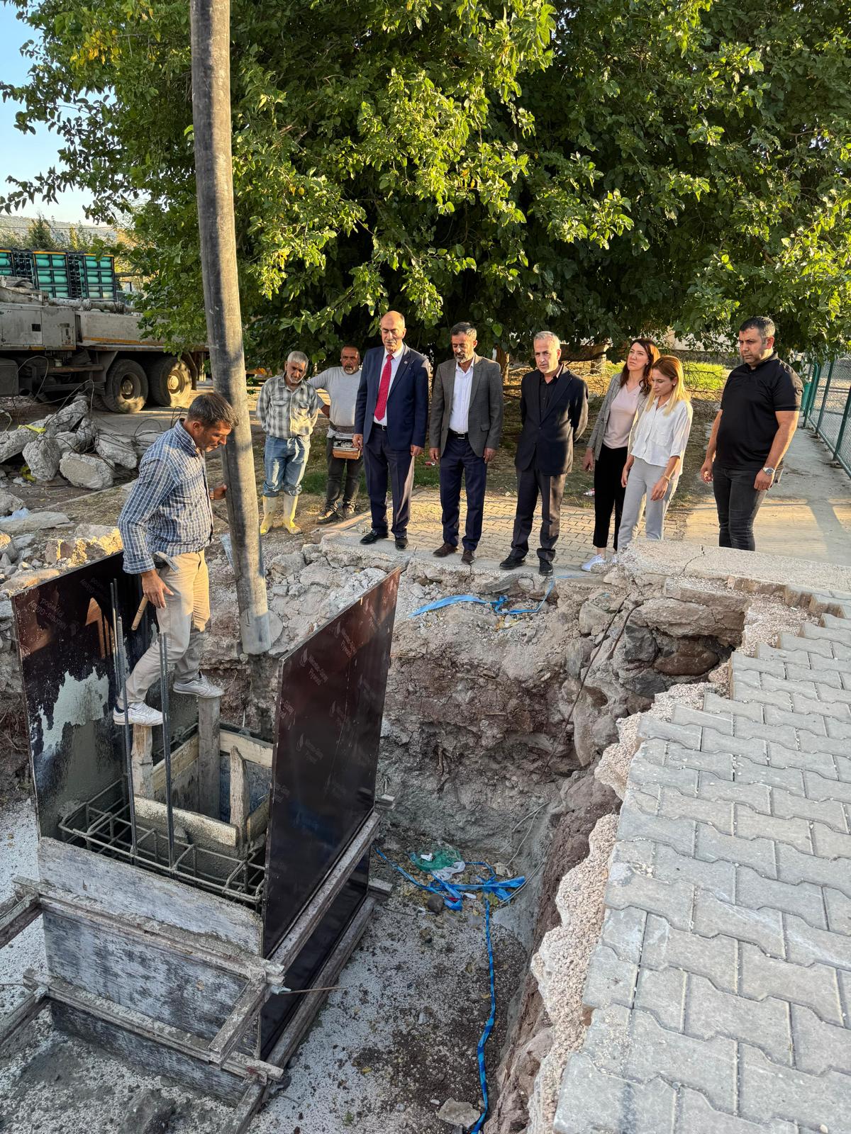 İlçemizde Yapılacak Olan Kapalı Pazaryeri Yapım Çalışmaları Başladı